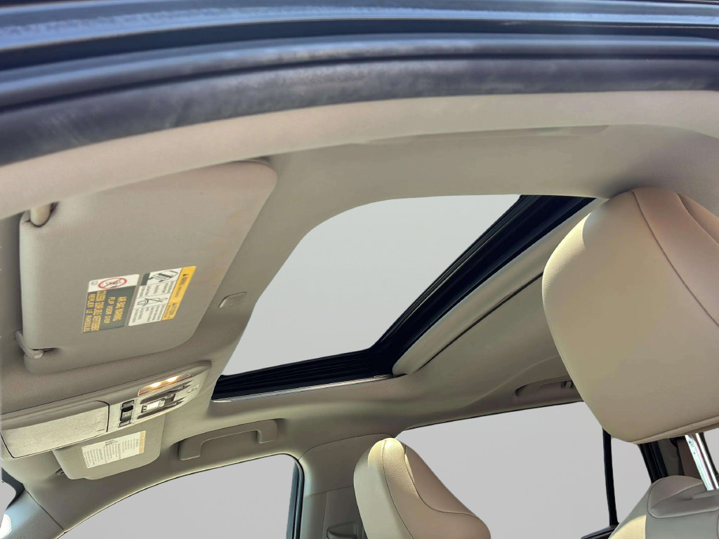 Used 2022 Toyota Highlander XLE FWD image 28