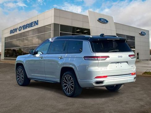Used 2022 Jeep Grand Cherokee L Summit AWD/4WD image 3