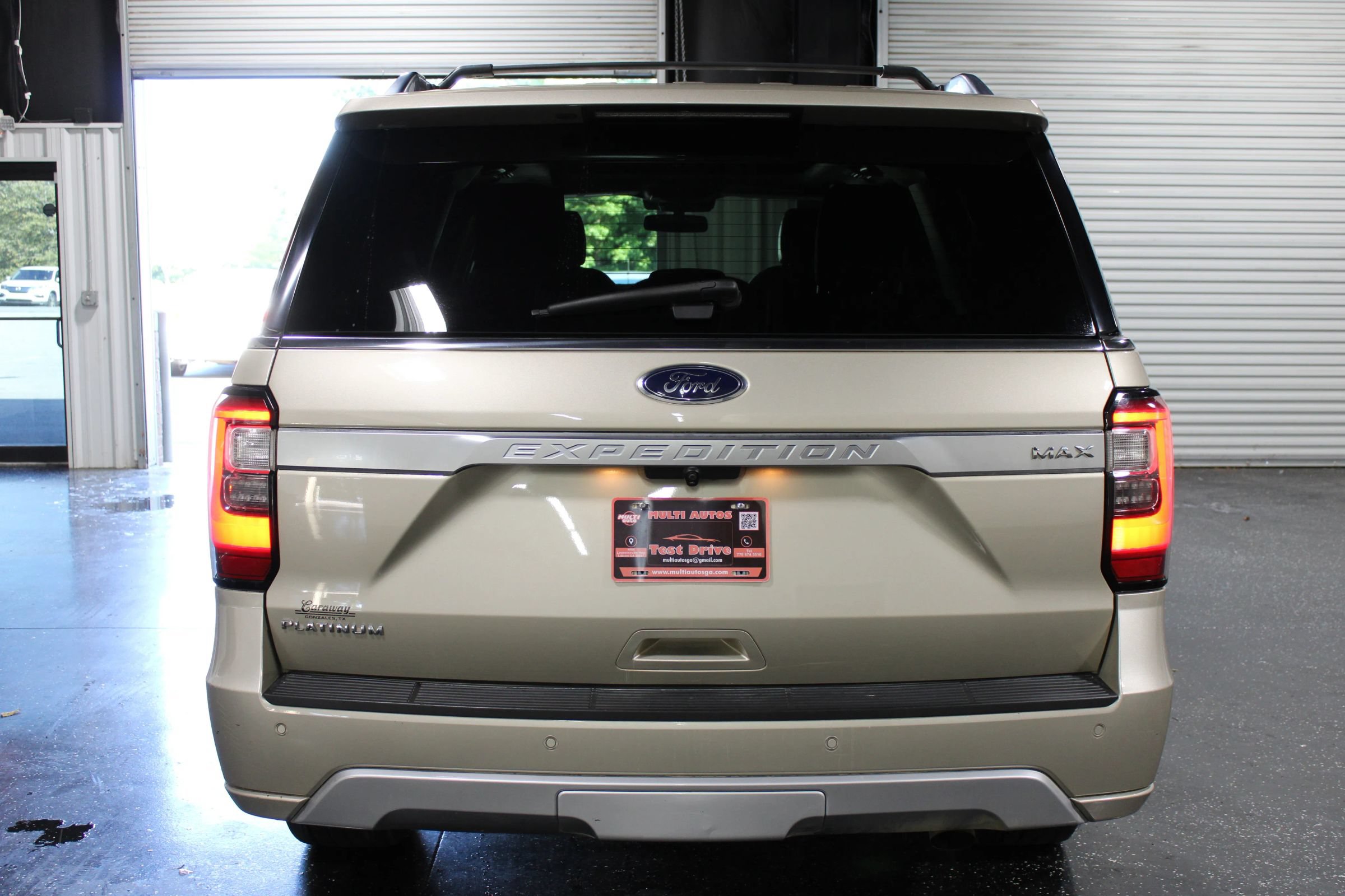 Used 2018 Ford Expedition Max Platinum AWD/4WD image 4