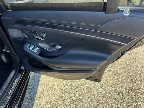 Used 2020 Mercedes-Benz S 560 Sedan image 16