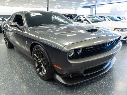 Used 2020 Dodge Challenger R/T Scat Pack RWD image 3