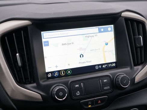 Used 2024 GMC Terrain Denali image 23