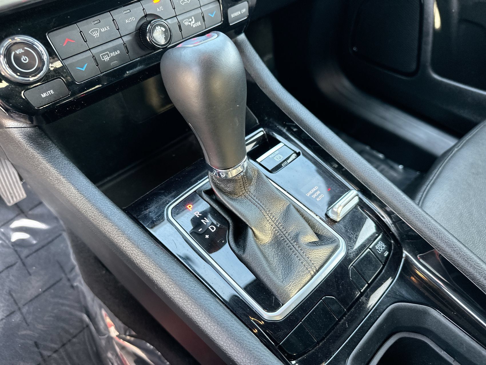 Used 2025 Jeep Compass Limited AWD/4WD image 19
