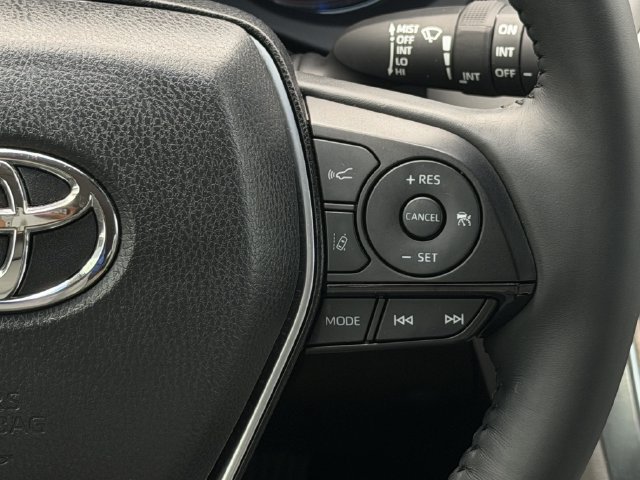 Used 2021 Toyota Venza XLE w/ Softex Package AWD/4WD image 16