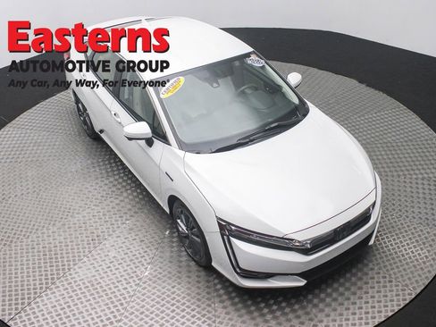 Used 2018 Honda Clarity Plug-In Hybrid image 3