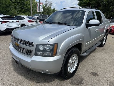 Used 2012 Chevrolet Avalanche LT AWD/4WD image 2