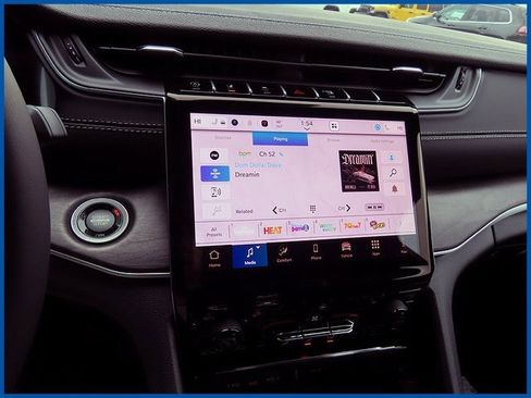 New 2025 Jeep Grand Cherokee Limited image 16