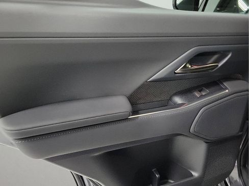 Used 2025 Lexus GX 550 w/ Cold Area Package image 10