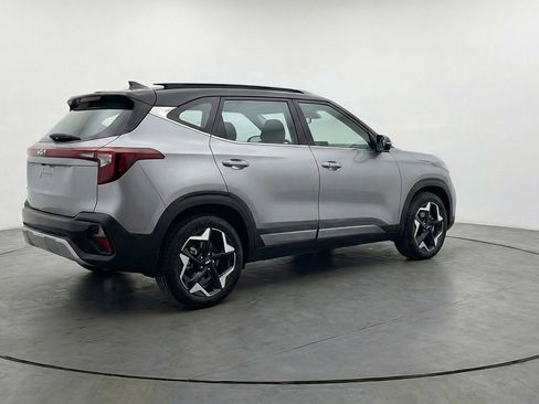 Used 2025 Kia Seltos S image 9