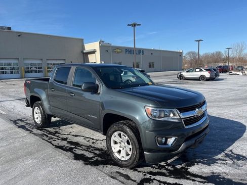 Used 2017 Chevrolet Colorado LT w/ LT Convenience Package image 7
