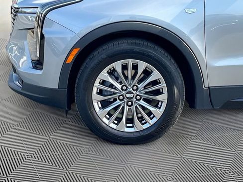 Used 2025 Cadillac XT4 Premium Luxury FWD image 11