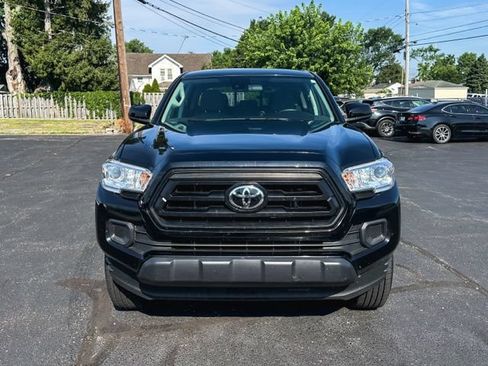 Used 2022 Toyota Tacoma SR AWD/4WD image 2