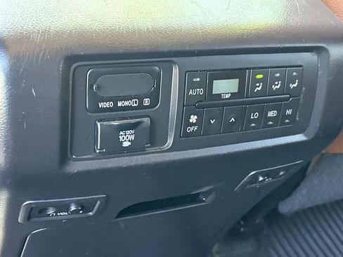 Used 2020 Toyota Sequoia Platinum AWD/4WD image 25