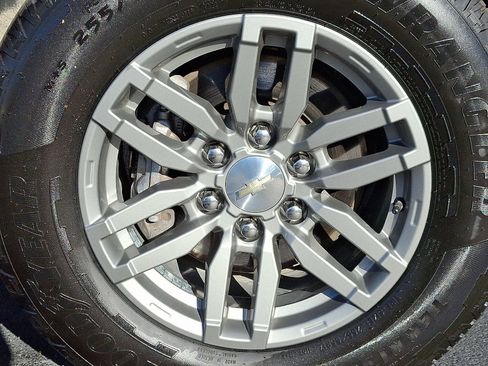 Used 2023 Chevrolet Colorado LT image 7