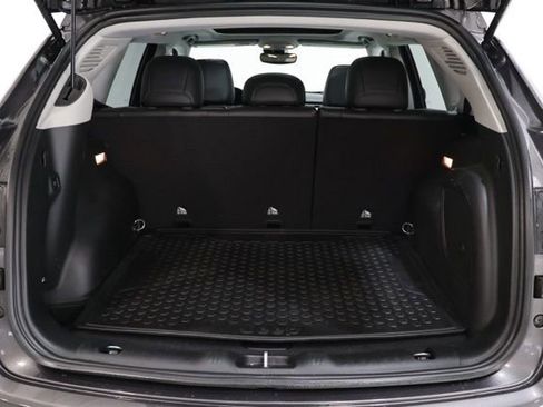 Used 2022 Jeep Compass Latitude w/ Sun and Sound Group AWD/4WD image 33