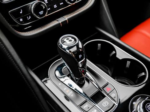 Used 2019 Bentley Bentayga image 57