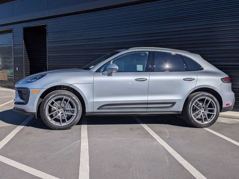 Certified 2026 Porsche Macan AWD/4WD image 2