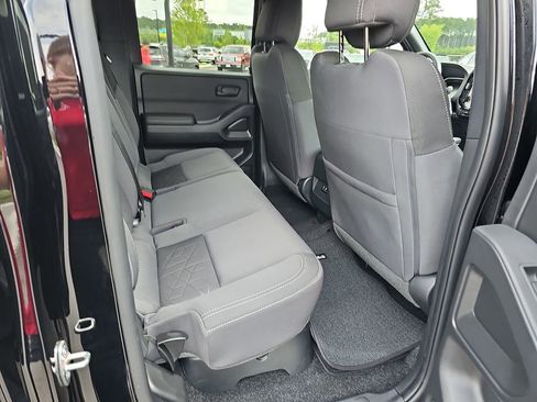 Used 2026 Nissan Frontier SV w/ Tow Package RWD image 15
