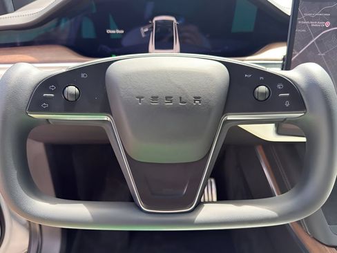 Used 2023 Tesla Model X AWD/4WD image 18