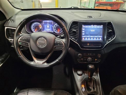 Used 2019 Jeep Cherokee Limited image 22