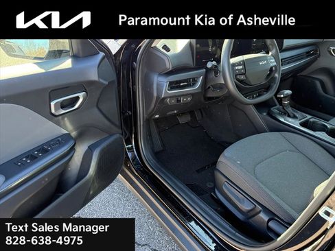 New 2025 Kia K4 LXS image 13