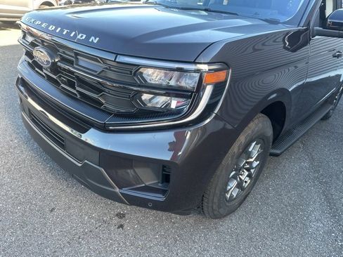 New 2025 Ford Expedition Active image 9