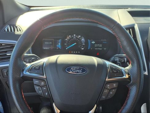 Used 2024 Ford Edge ST-Line w/ Class II Trailer Tow Package image 15