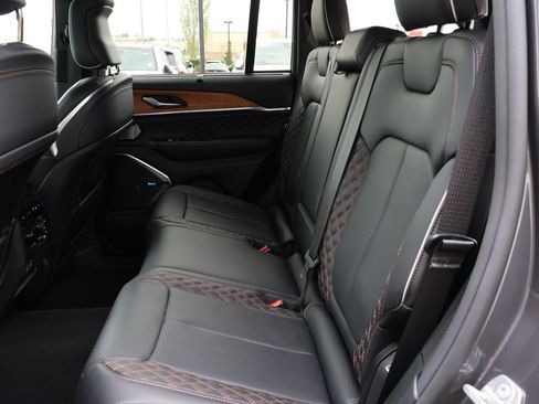 Used 2022 Jeep Grand Cherokee Summit AWD/4WD image 14