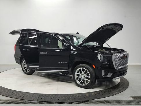 Used 2021 GMC Yukon Denali w/ Denali Ultimate Package AWD/4WD image 9