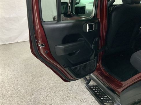 Used 2021 Jeep Wrangler Unlimited Sport image 17