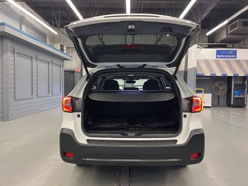 Certified 2025 Subaru Outback Premium w/ Popular Package #1A image 9