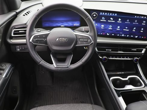 Used 2024 Chevrolet Traverse LT w/ Midnight/Sport Edition image 13