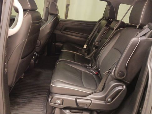 Used 2023 Honda Odyssey Elite image 13