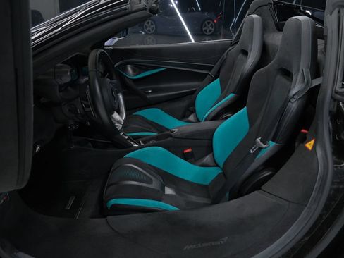 Used 2024 McLaren 750S Spider image 31