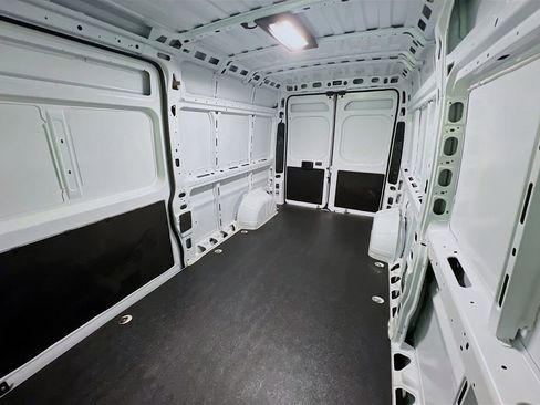 Used 2025 RAM ProMaster 2500 w/ Convenience Group FWD image 21