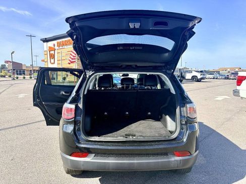 Used 2019 Jeep Compass Latitude w/ Popular Equipment Group AWD/4WD image 31
