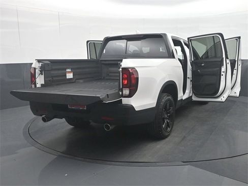 Used 2025 Honda Ridgeline Black Edition image 40
