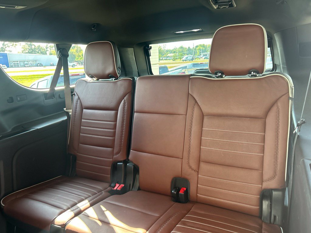 Used 2024 GMC Yukon XL Denali Ultimate AWD/4WD image 10