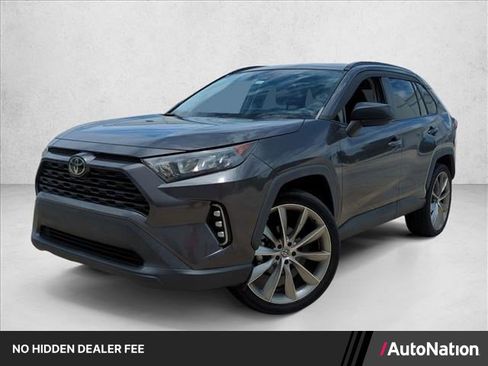 Certified 2021 Toyota RAV4 LE FWD image 1