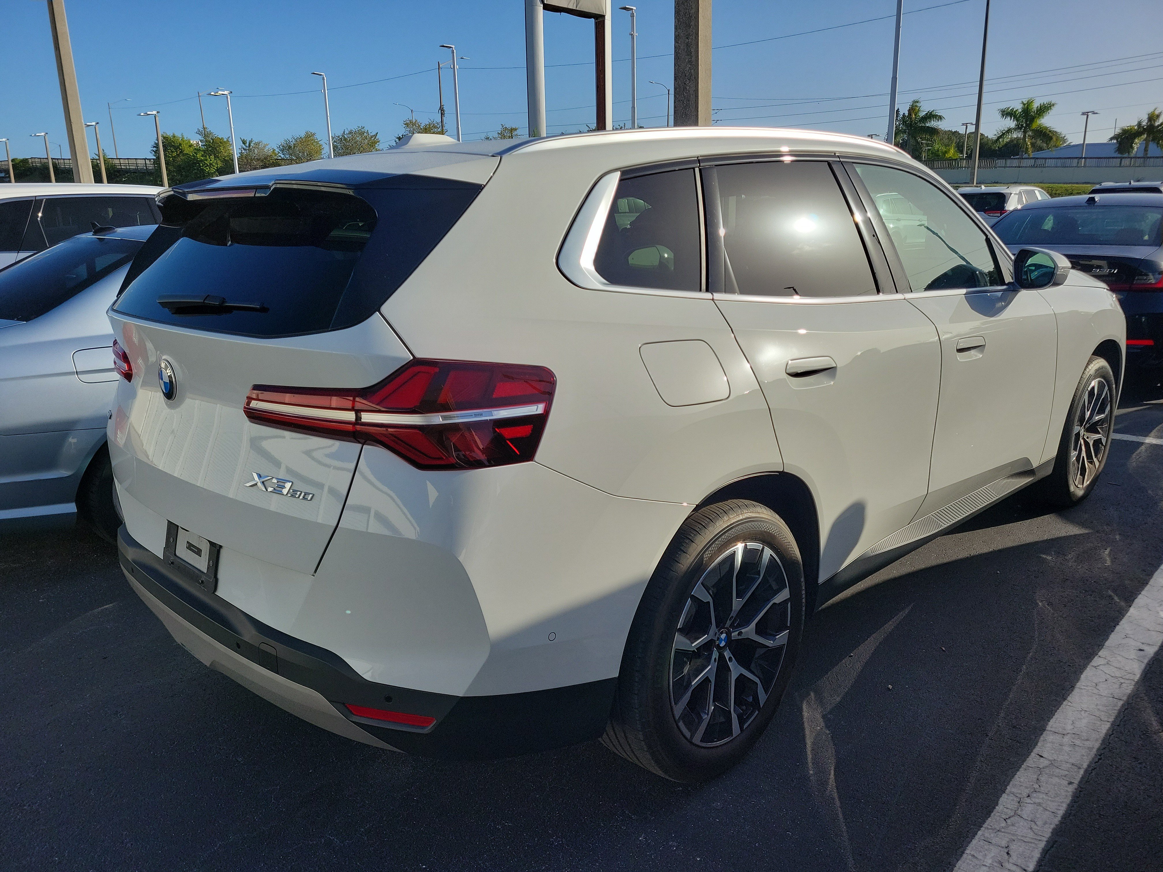Used 2025 BMW X3 xDrive30i AWD/4WD image 3