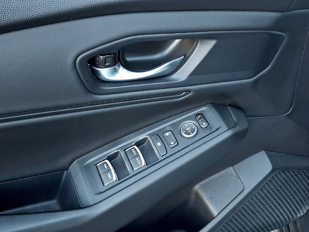 Used 2023 Honda Accord EX image 13