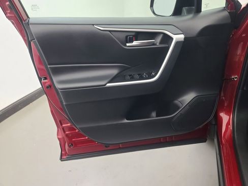 Used 2025 Toyota RAV4 XLE image 23
