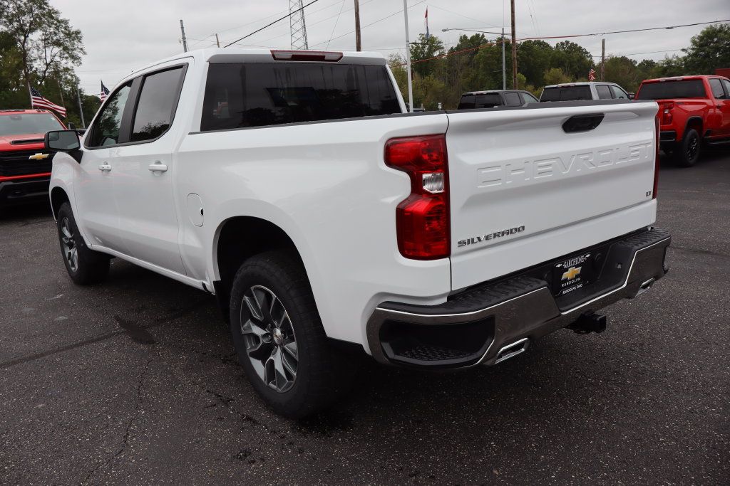 New 2026 Chevrolet Silverado 1500 LT w/ Z71 Off-Road Package AWD/4WD image 3