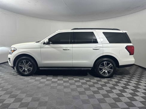 Used 2023 Ford Expedition XLT image 4