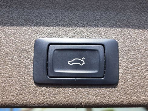 Used 2017 Audi Q5 2.0T Premium image 13