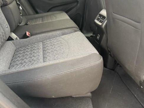 Used 2022 Chevrolet Equinox LT w/ Driver Convenience Package image 27