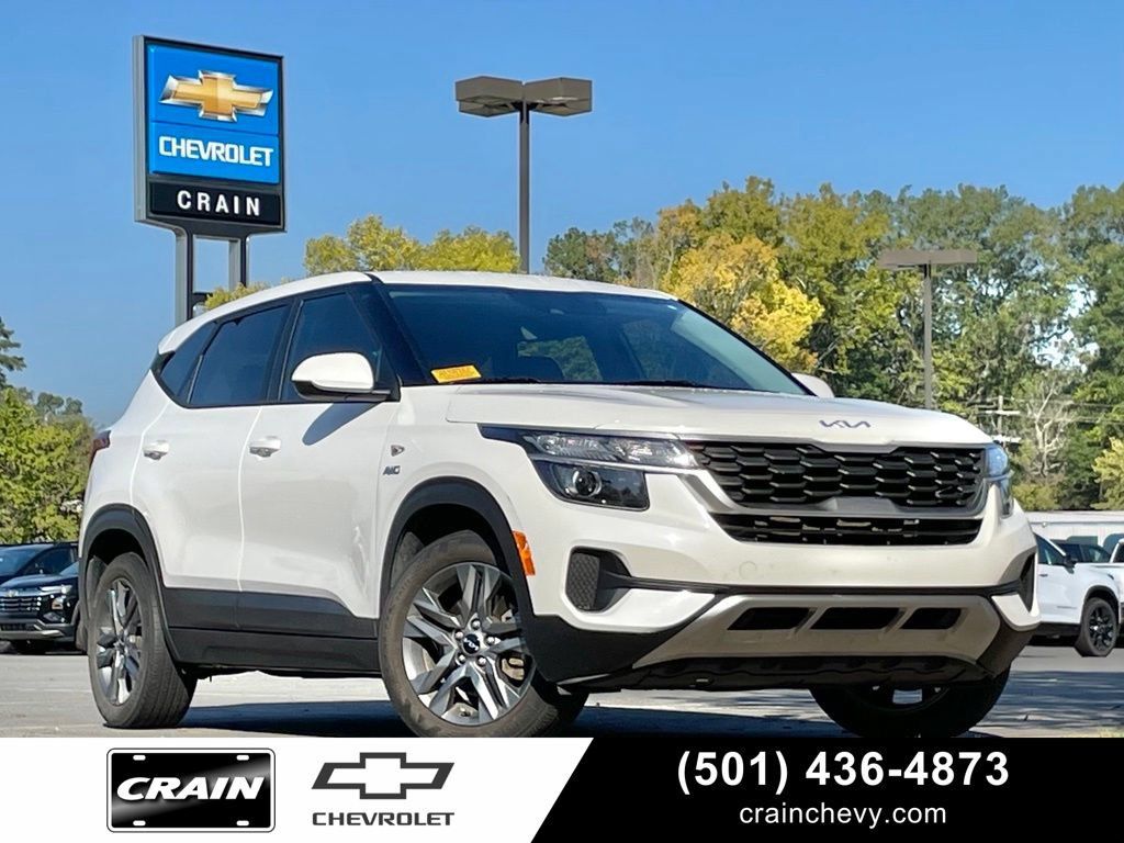Used 2023 Kia Seltos LX AWD/4WD image 1