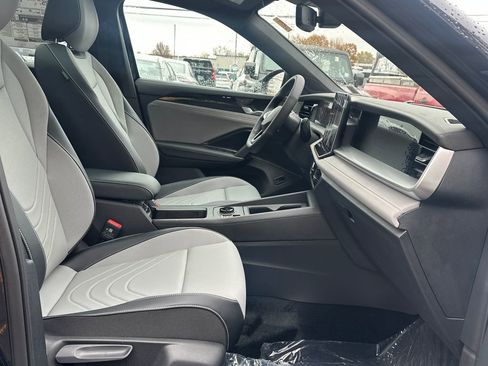 New 2026 Volkswagen Tiguan SE R-Line image 16