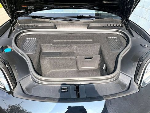 Certified 2025 Porsche Macan 4 Electric AWD/4WD image 15