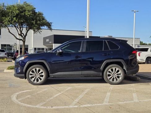 Used 2021 Toyota RAV4 XLE Premium AWD/4WD image 4